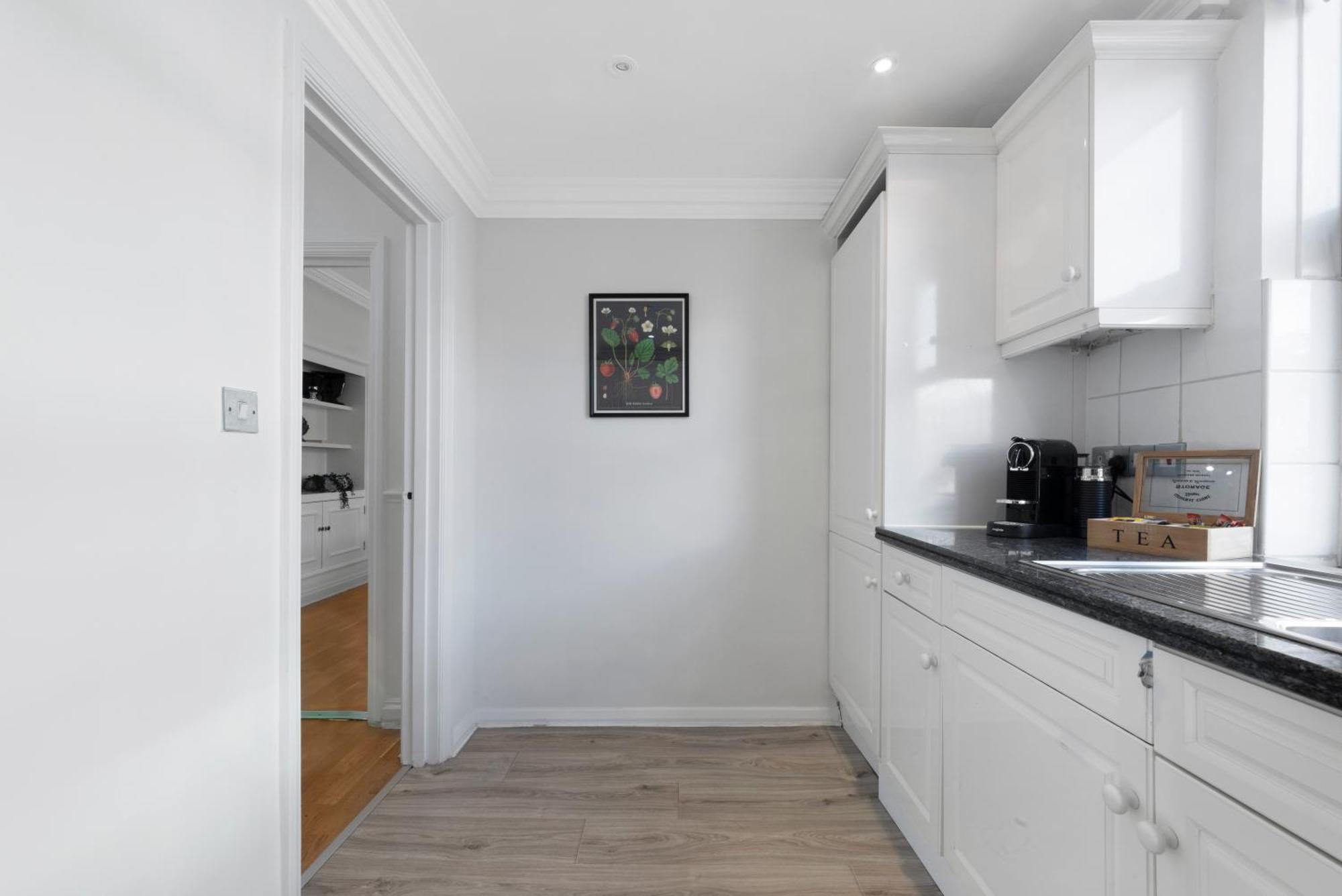 Mayfair Mews Apartment- 2 Bed 4 Apartment
