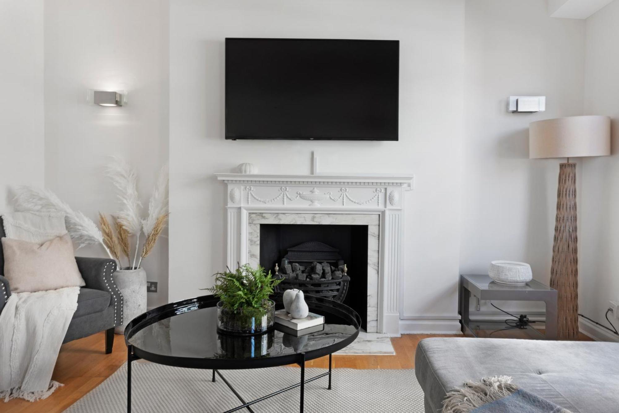 Mayfair Mews Apartment- 2 Bed 4