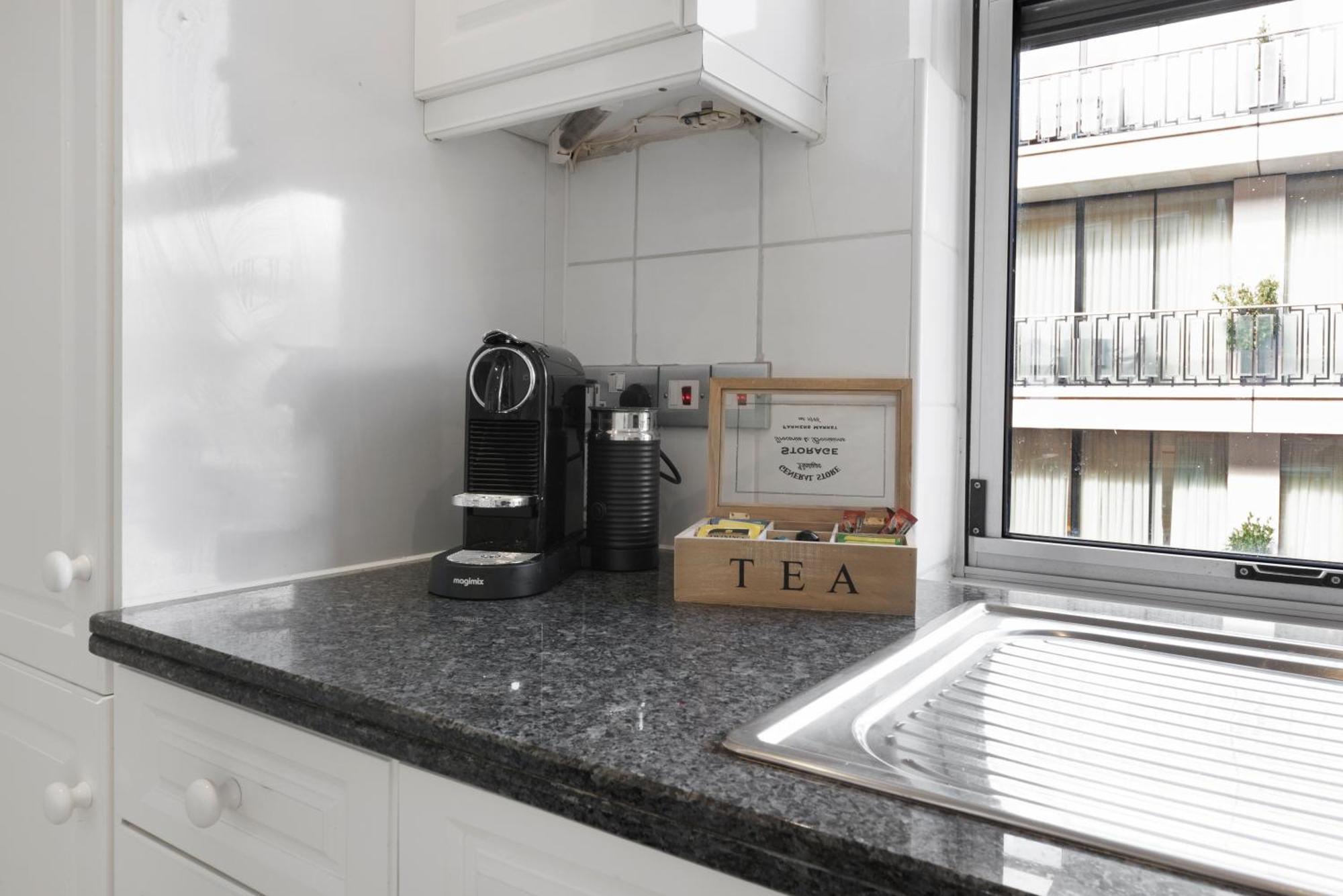 Mayfair Mews Apartment- 2 Bed 4 Apartment *