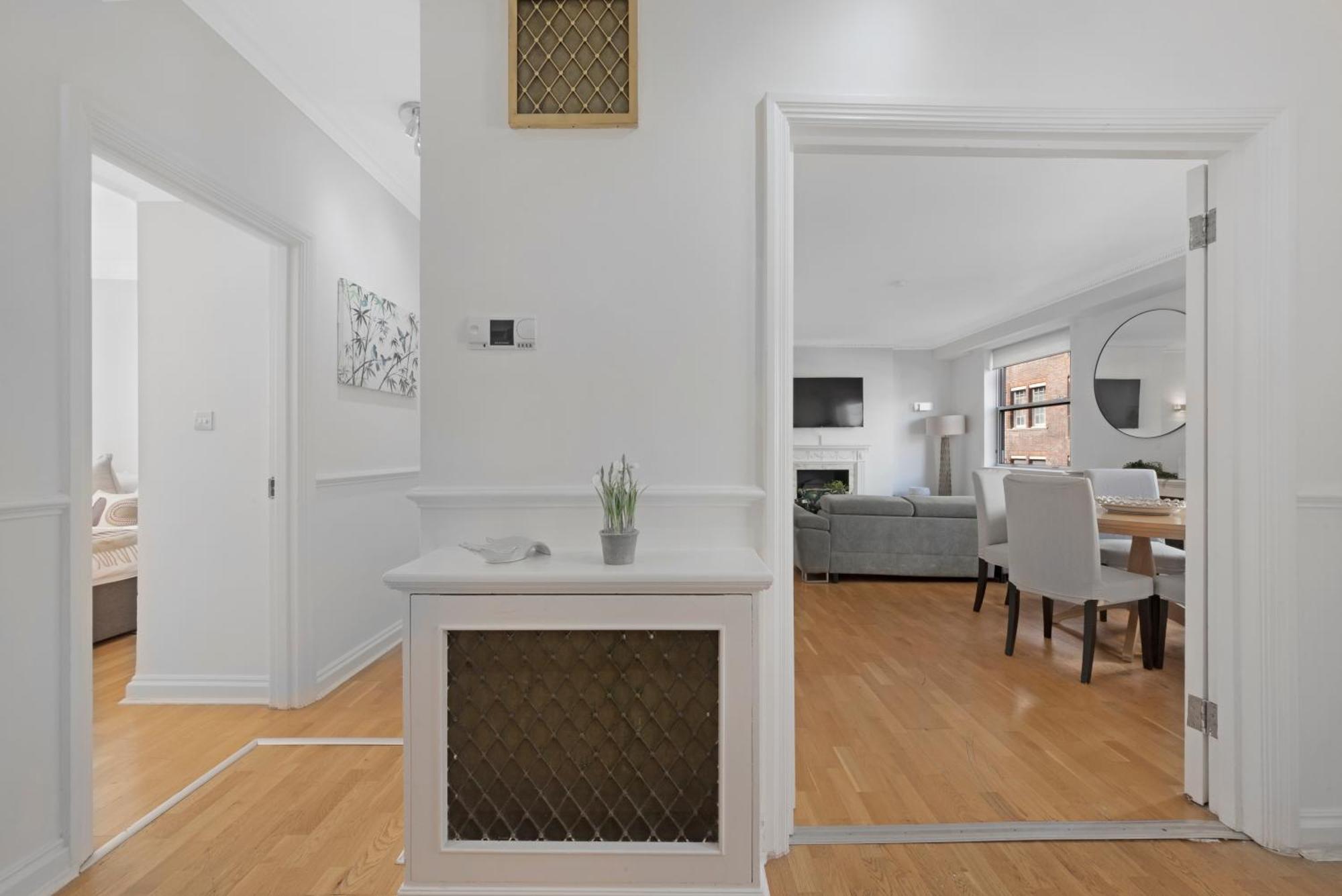 Mayfair Mews Apartment- 2 Bed 4