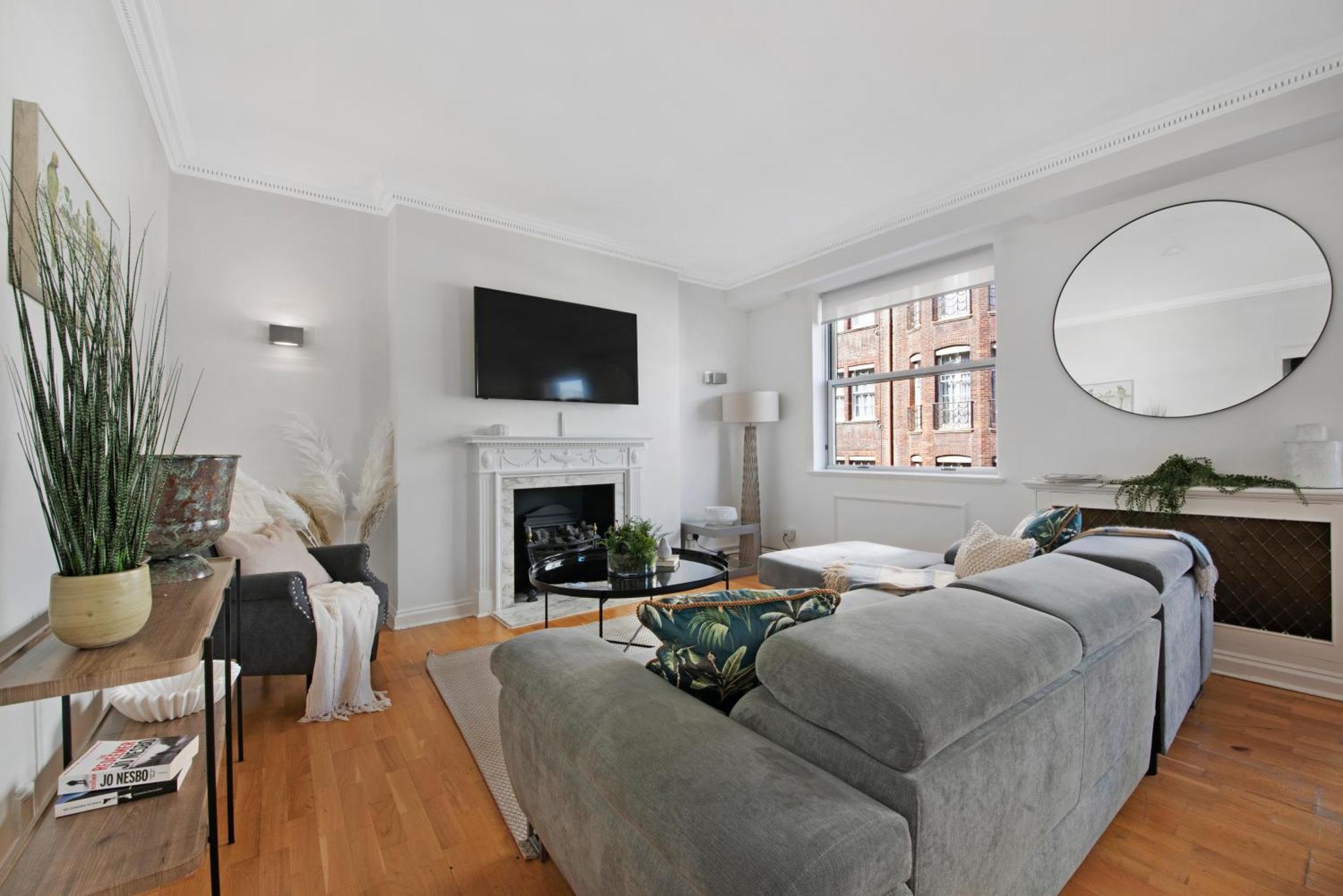 Mayfair Mews Apartment- 2 Bed 4