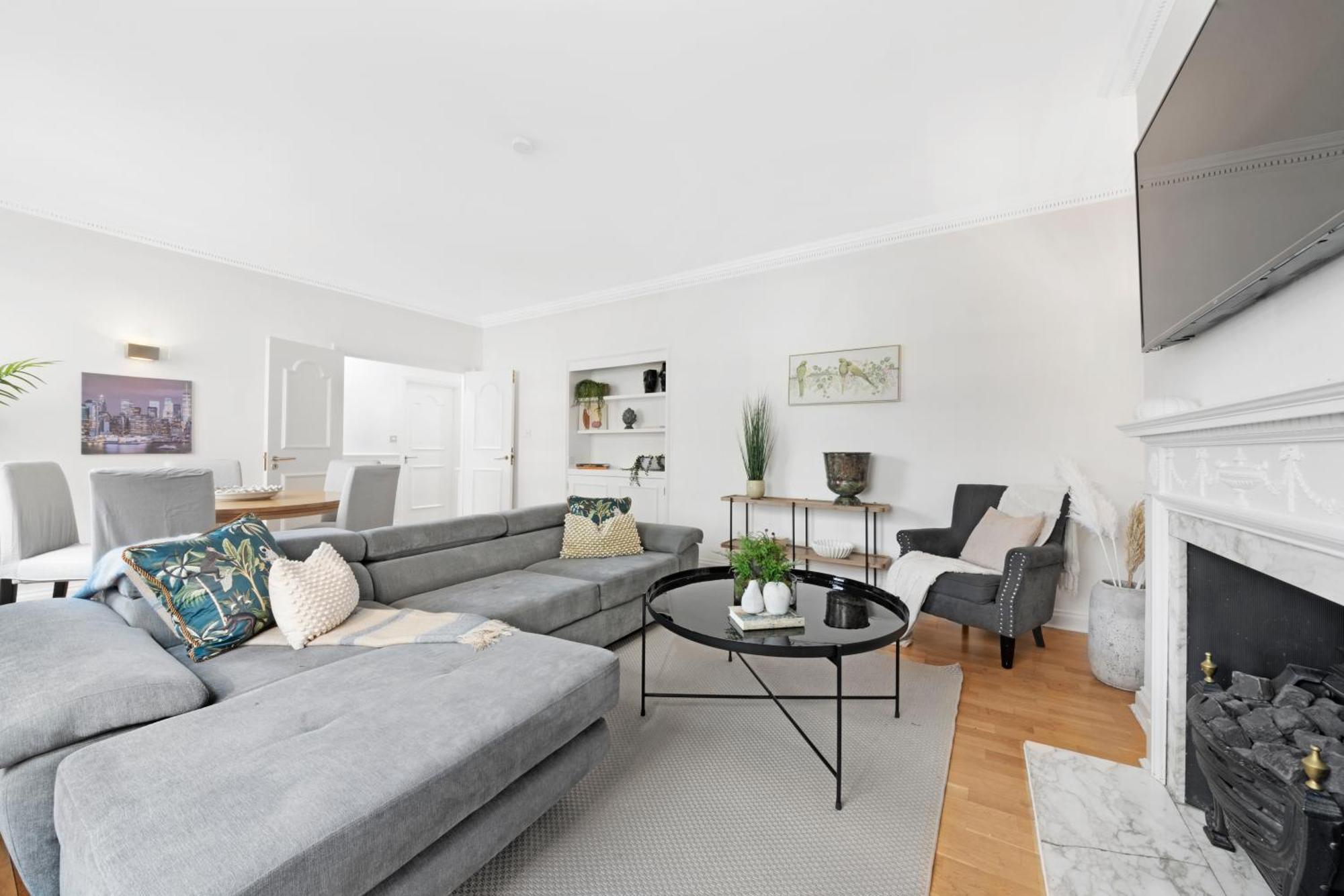 Mayfair Mews Apartment- 2 Bed 4 Apartment London